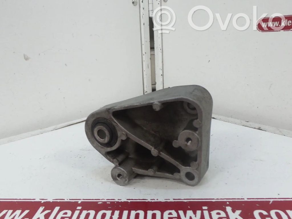 Ford Mondeo MK V Engine mount bracket 