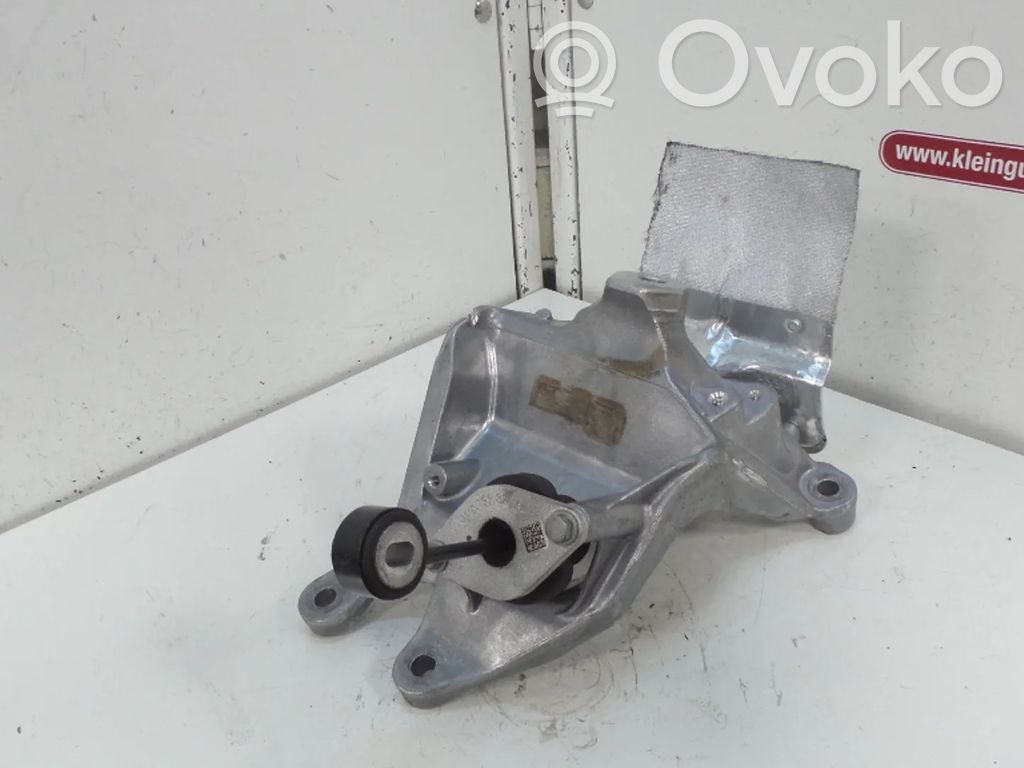 Audi A8 S8 D5 Engine mount bracket 