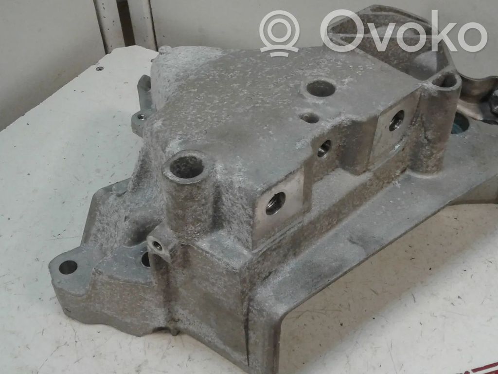 Volkswagen PASSAT B8 Dzinēja spilvens 