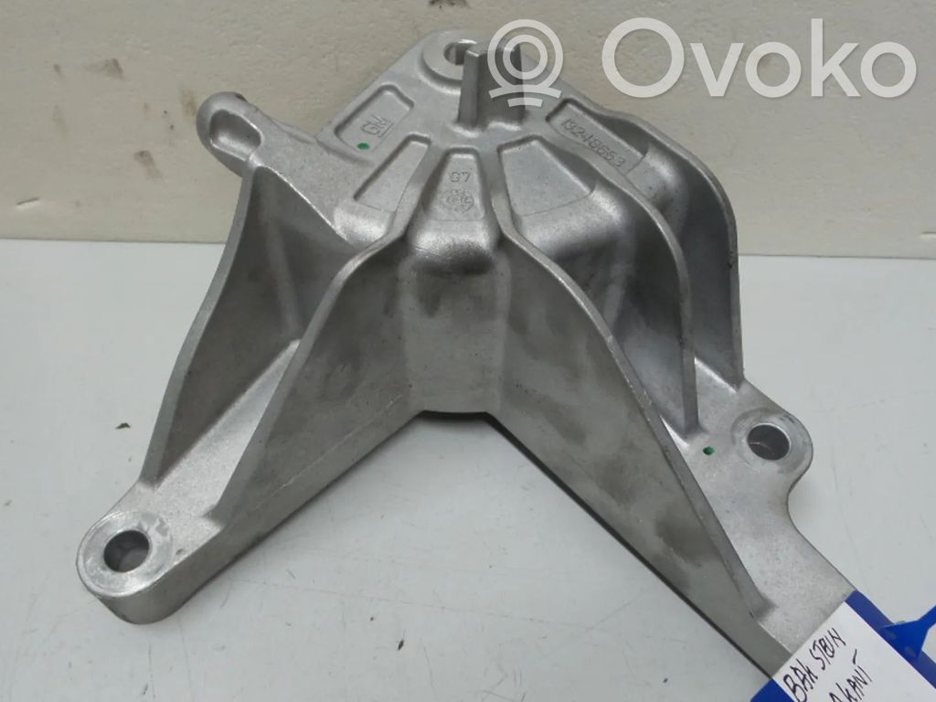 Opel Cascada Engine mount bracket 