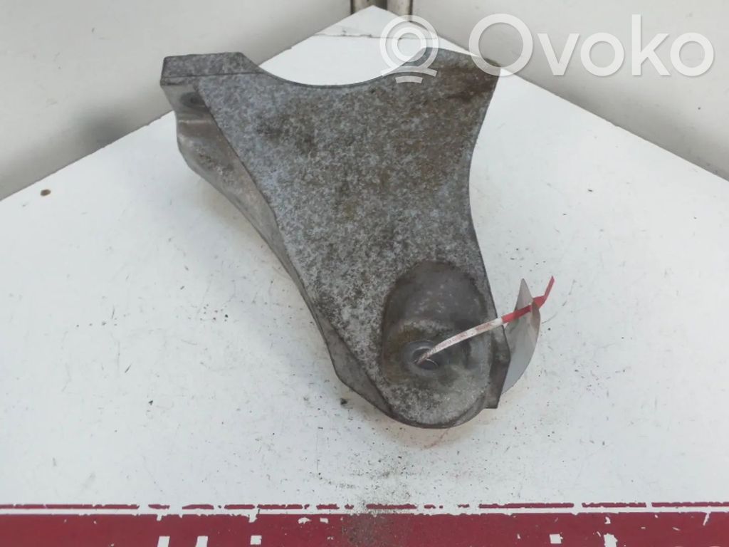 Audi Q7 4L Engine mount bracket 