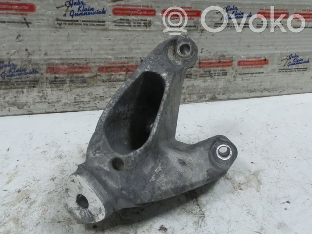 Audi A4 S4 B8 8K Engine mount bracket 