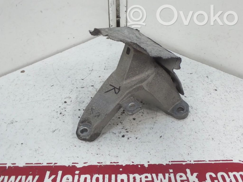 Audi A5 8T 8F Engine mount bracket 