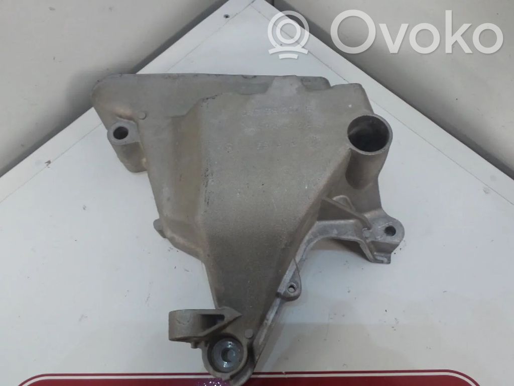 Engine mount bracket   04C199207E,04C199207D,CHY