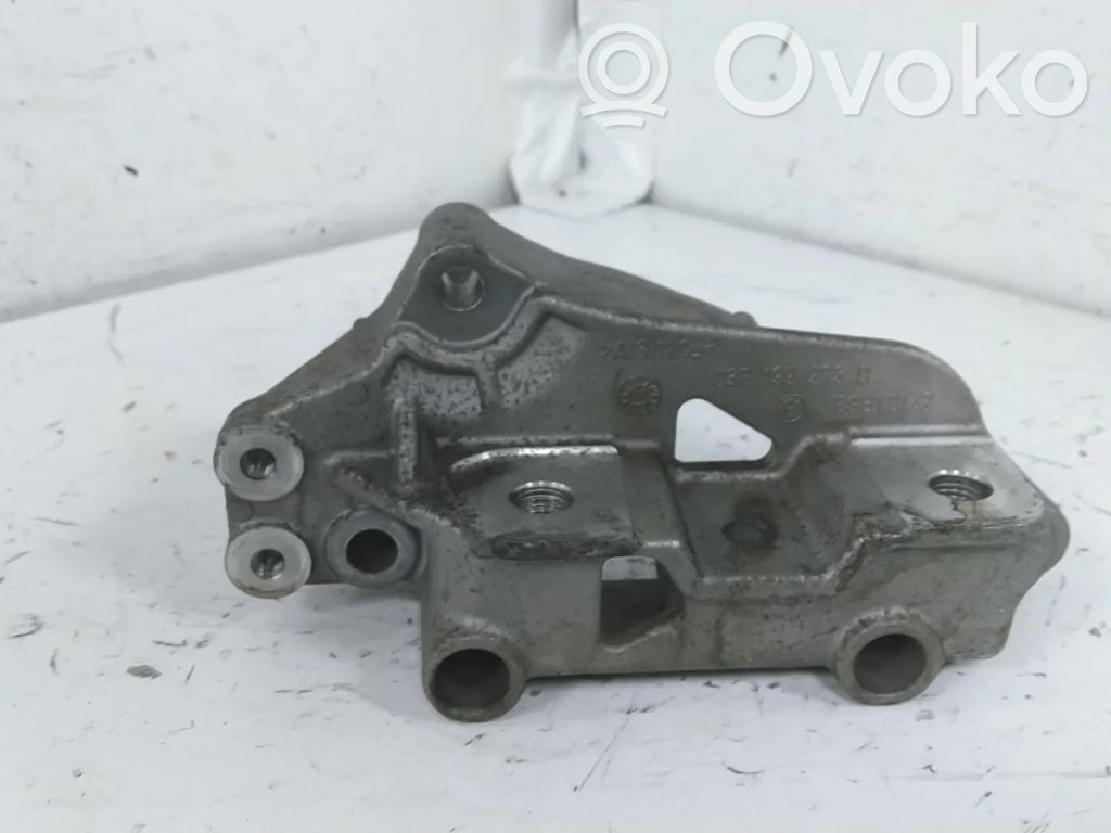 Volkswagen Golf VI Engine mount bracket 