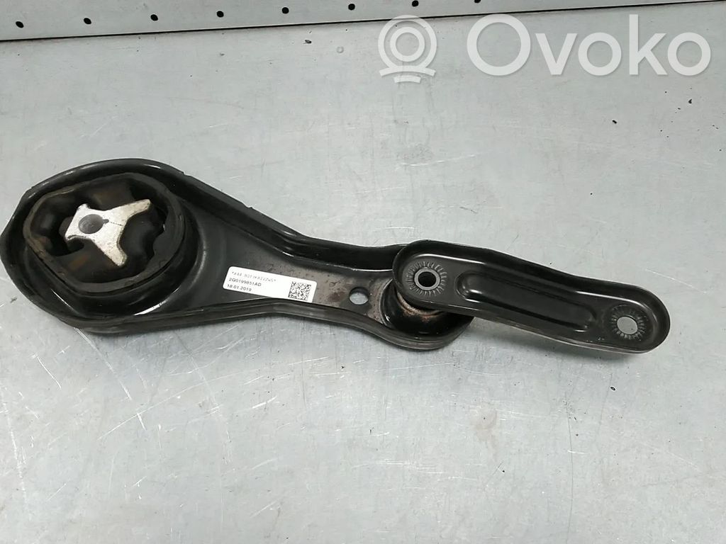 Volkswagen Polo VI Engine mount bracket 