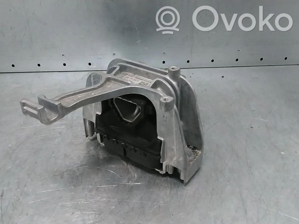 Volkswagen Polo VI Engine mount bracket 