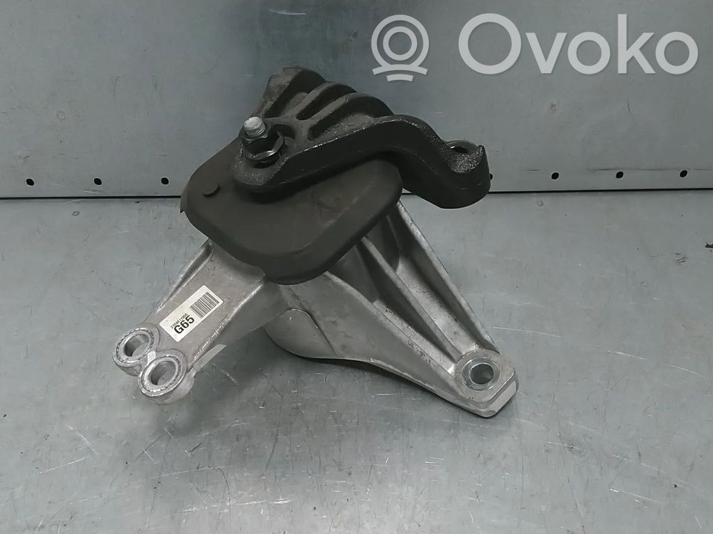KIA Sorento IV Engine mount bracket 