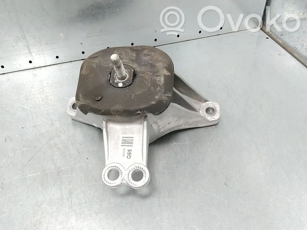 KIA Sorento IV Engine mount bracket 