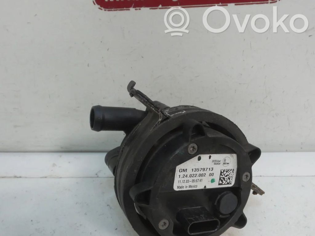 Vesipumppu   13579713