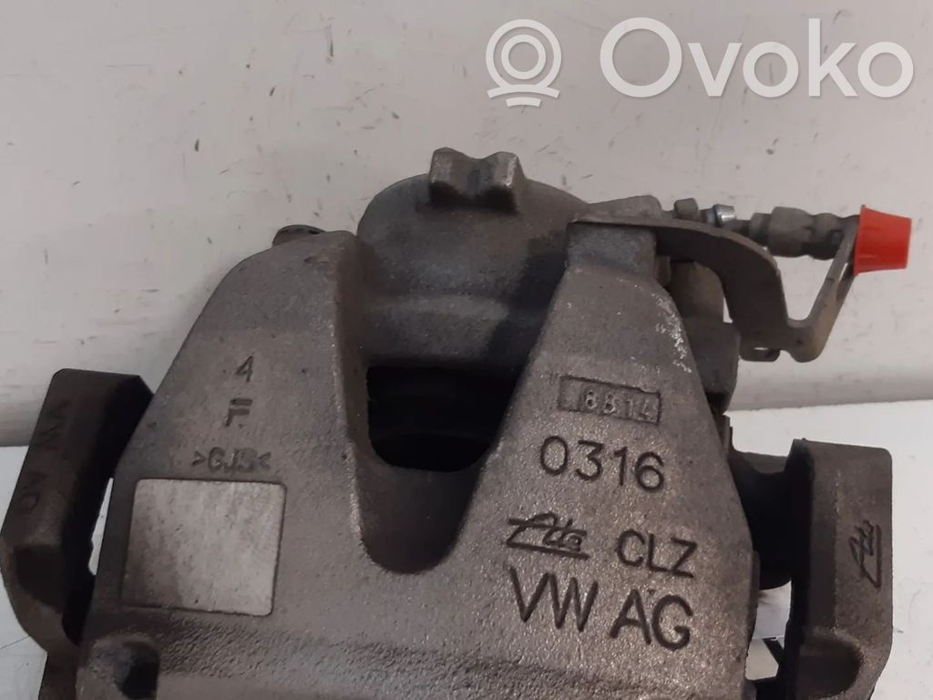 Audi A5 Zacisk hamulcowy przedni 