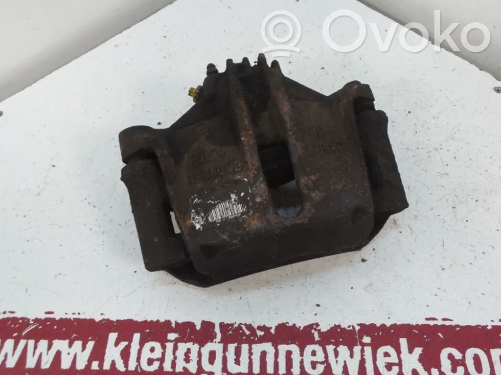 Peugeot 206 Zacisk hamulcowy przedni 