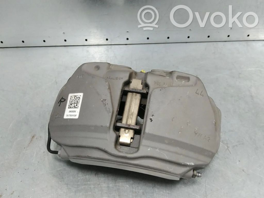Audi A4 S4 B9 Передний суппорт 