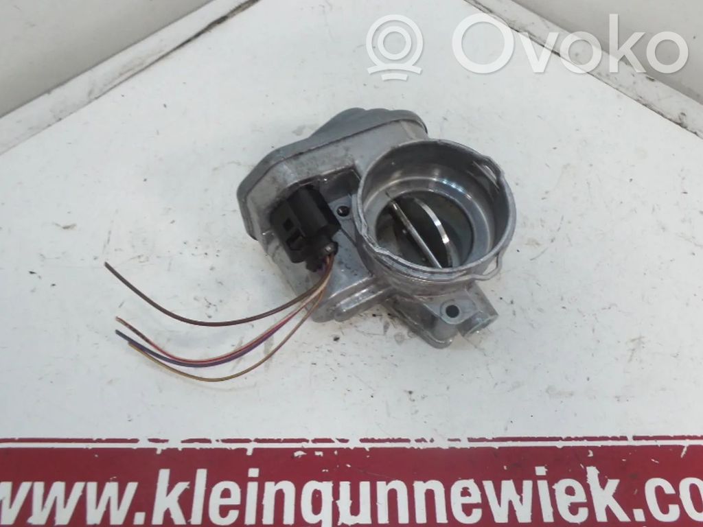 Volkswagen PASSAT B6 Sähköinen kaasuttimen ilmaläppärunko 
