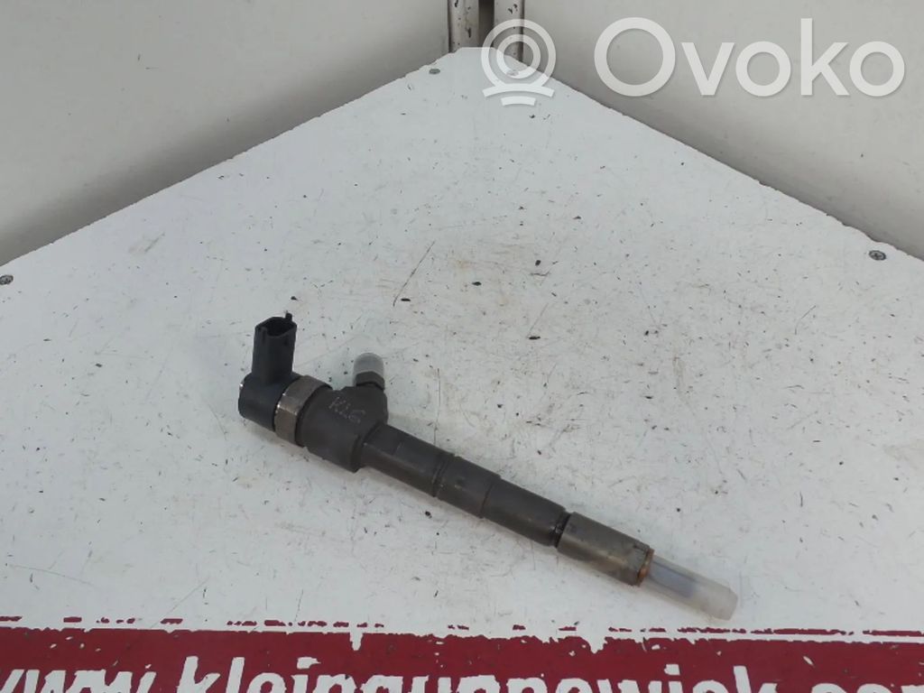 Opel Insignia A Wtryskiwacz paliwa 