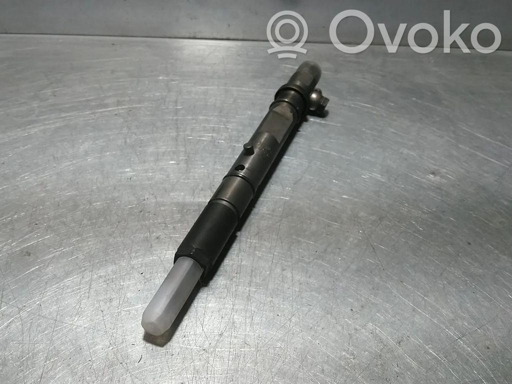 Audi A4 S4 B6 8E 8H Fuel injector 