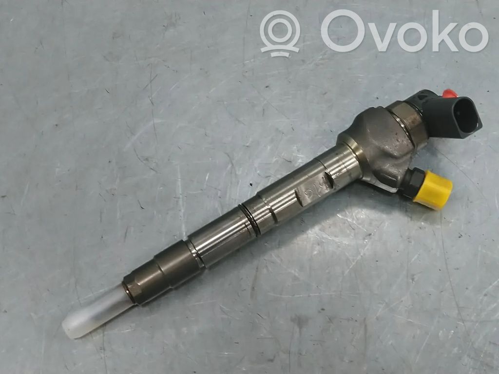 Volkswagen Golf VII Fuel injector 