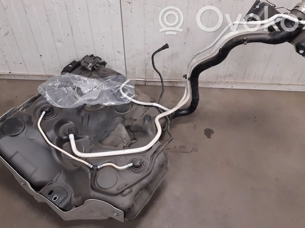 Volkswagen Golf VIII Serbatoio del carburante 