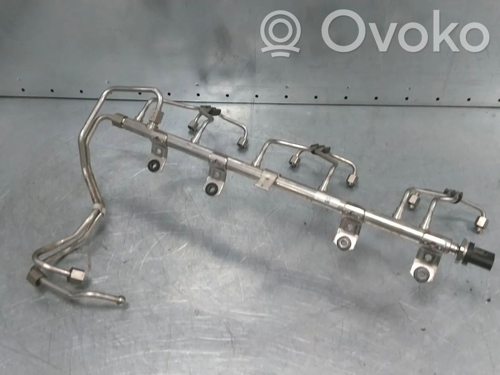 BMW 4 F32 F33 Listwa wtryskowa