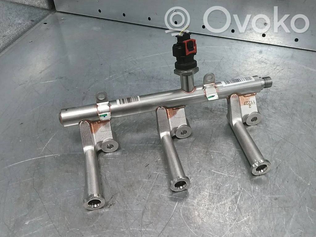 Volvo XC40 Degvielas maģistrālā caurule 