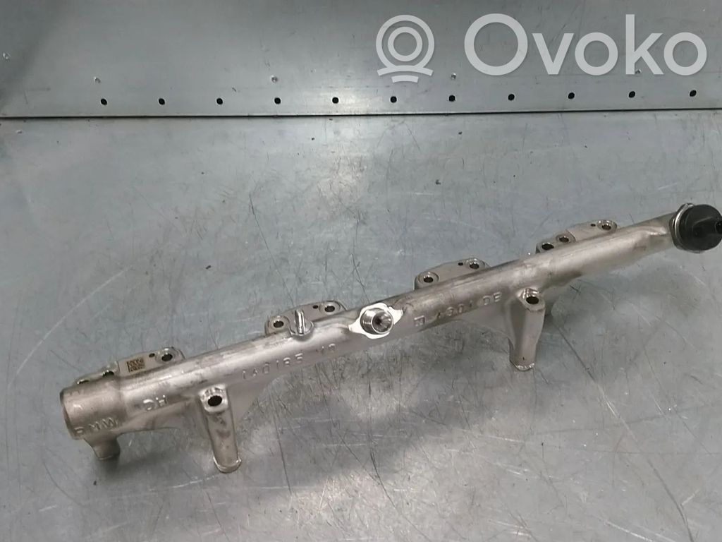 BMW 5 G30 G31 G38 Rampă alimentare injectoare 