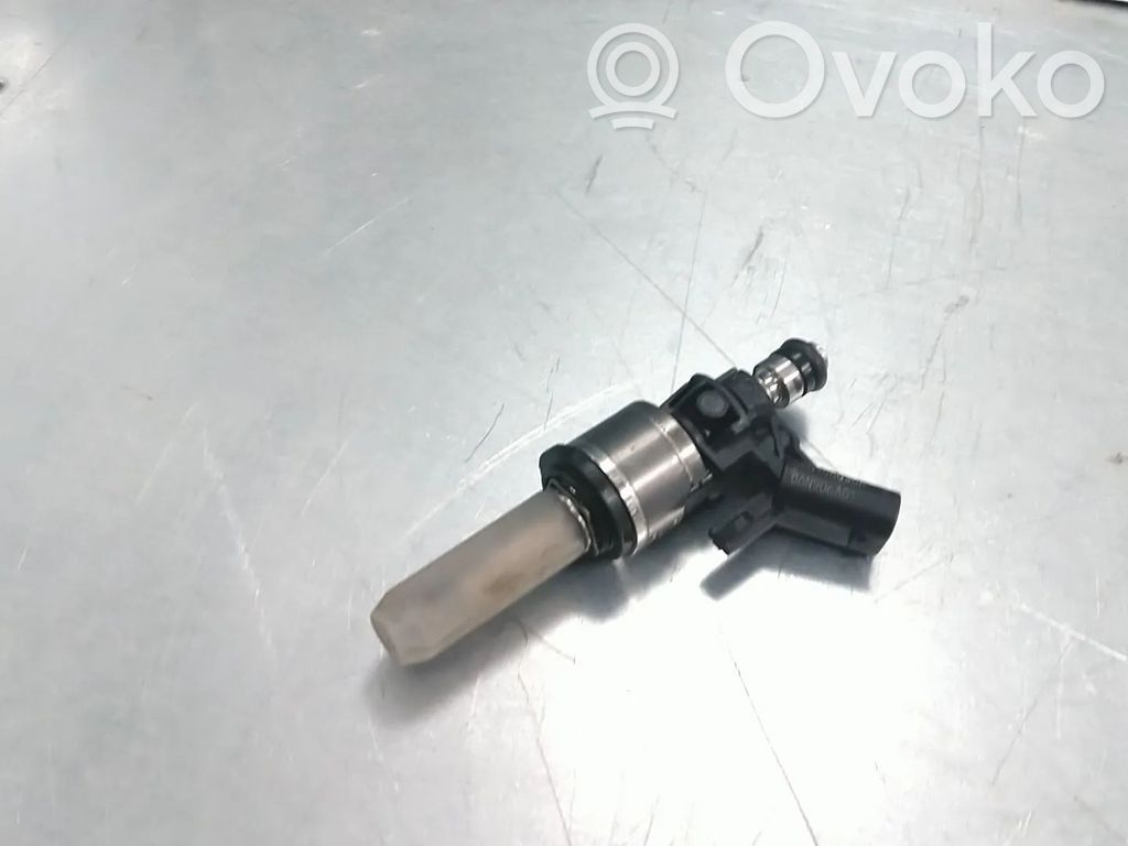 Volkswagen Polo VI Fuel injector 