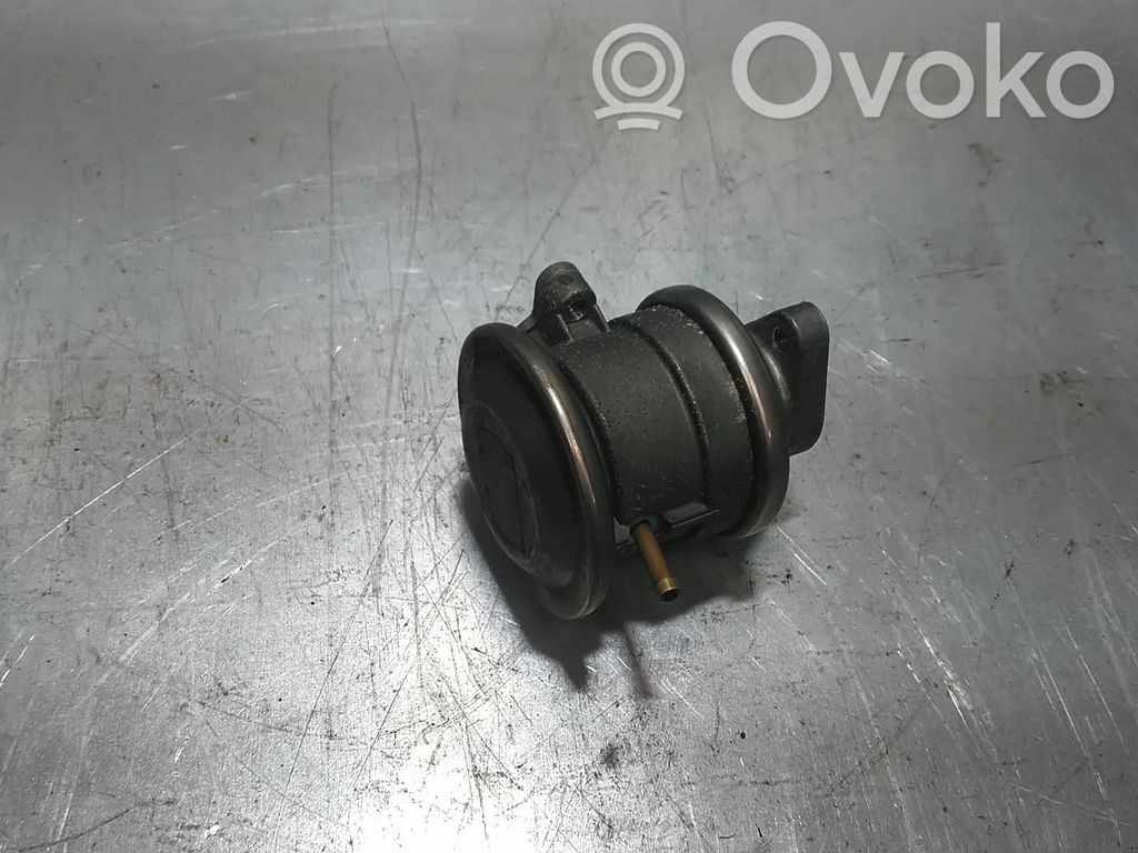 Audi A4 S4 B6 8E 8H EGR-venttiili 