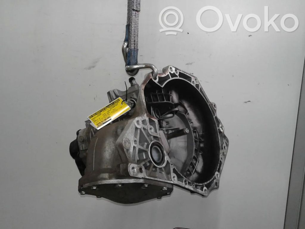 Opel Corsa E Caja de cambios manual de 5 velocidades 