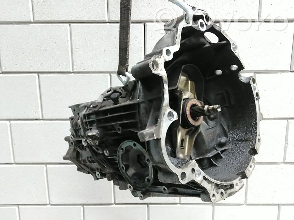 Audi A4 S4 B5 8D Mehāniska 5 ātrumu pārnesumkārba 