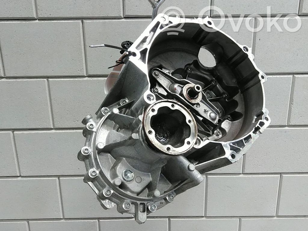 Volkswagen Golf VIII Cutie viteze manuală cu 5 trepte 