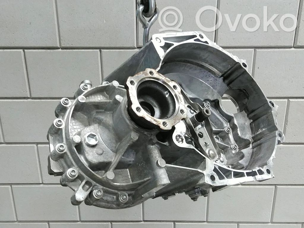 Volkswagen Golf VIII Cutie viteze manuală cu 5 trepte 