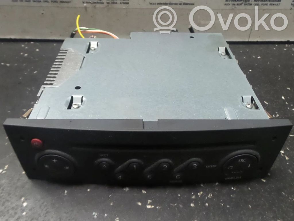 Renault Clio III Unitate principală radio/CD/DVD/GPS 