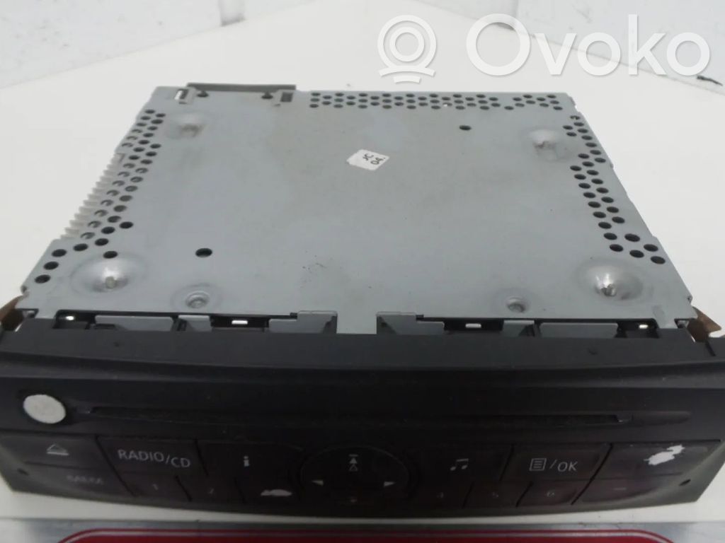 Renault Clio III Unitate principală radio/CD/DVD/GPS 