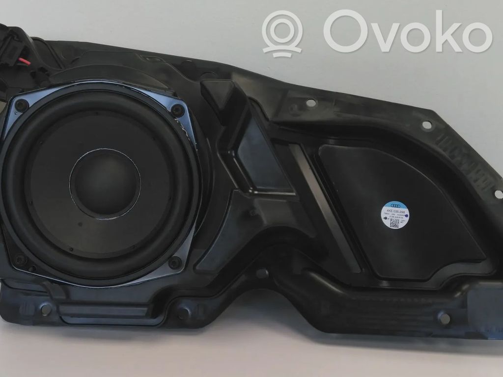 Audi e-tron Front door speaker 