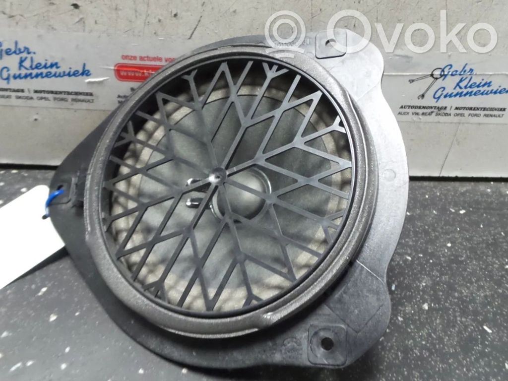 Audi A5 8T 8F Etuoven kaiutin 