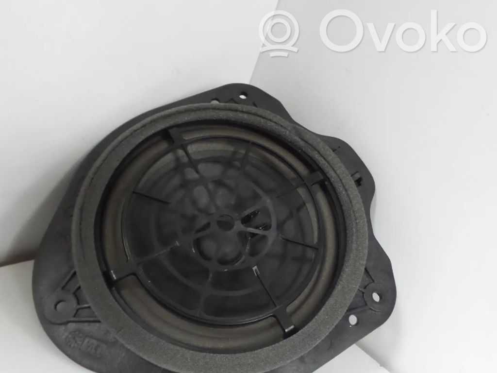 Audi TT TTS RS Mk3 8S Etuoven kaiutin 