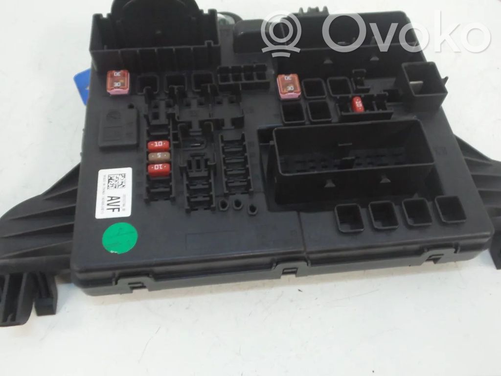 Opel Insignia A Fuse module 