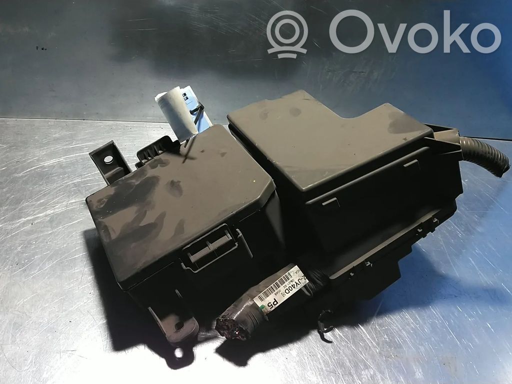 Renault Koleos I Fuse module 