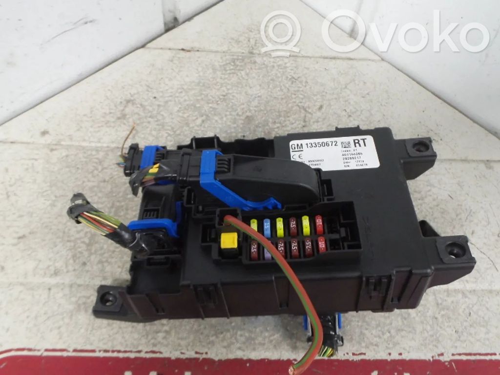 Módulo de fusible   13350672,1232197,1232324,1232363,1232373,1247011,1247125,13265078,13286031,13301561,13301562,13308949,13320629,13350673,GK
