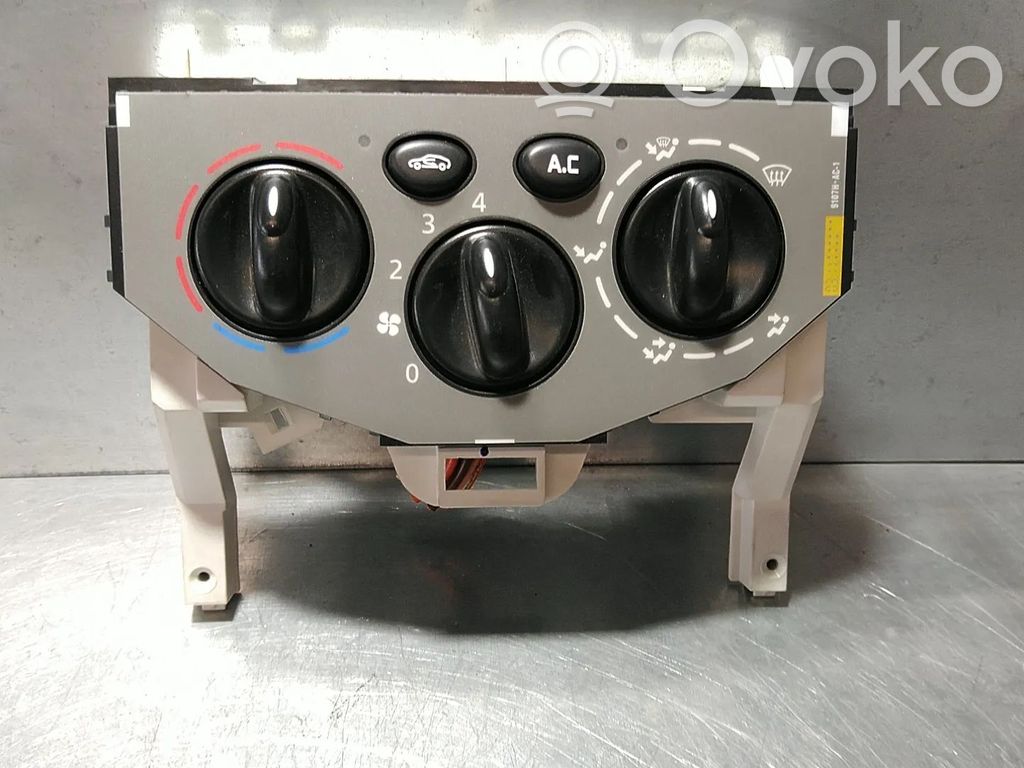 Renault Trafic II (X83) Panel klimatyzacji 