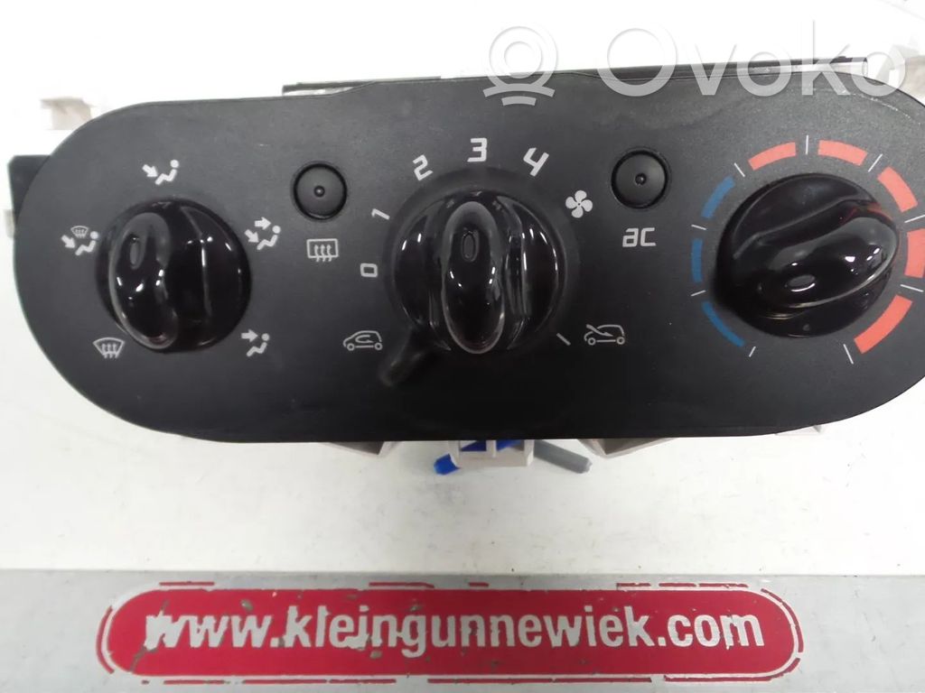 Renault Twingo II Climate control unit 