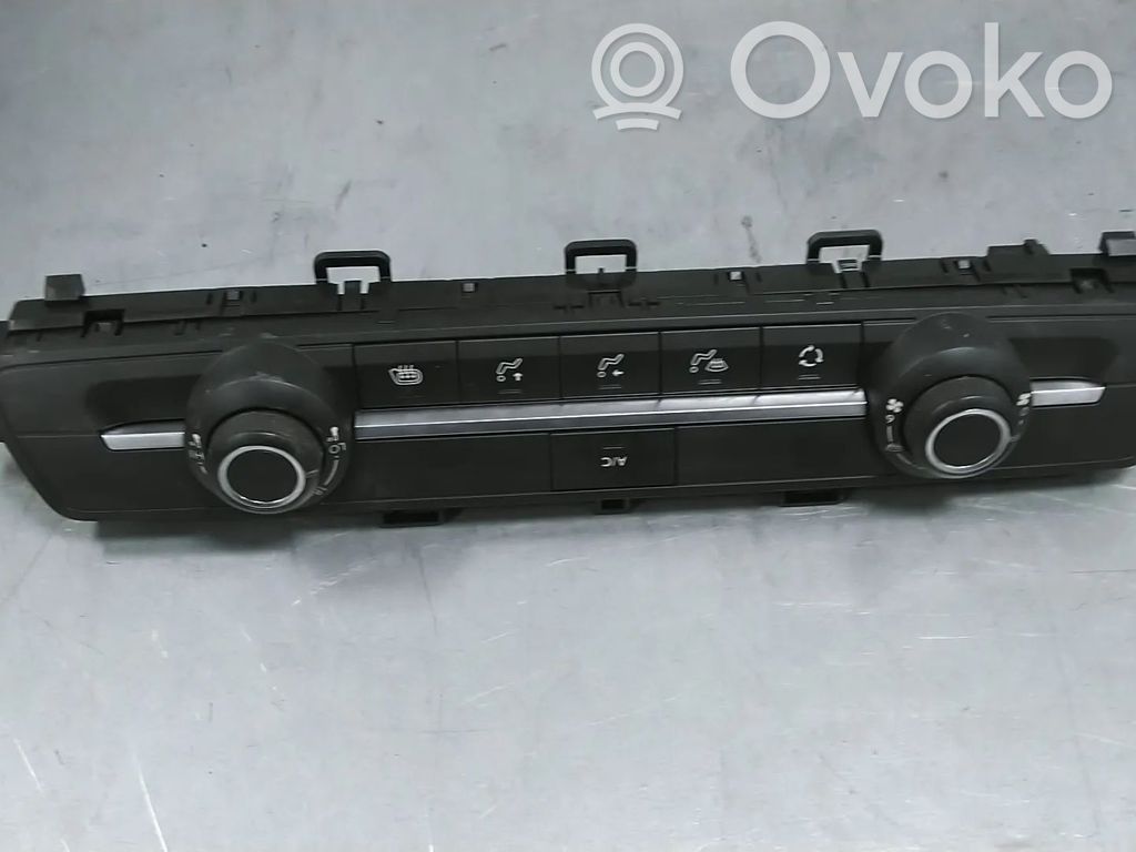Opel Vivaro Climate control unit 