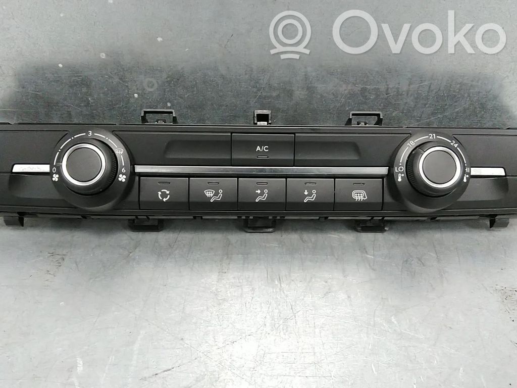 Opel Vivaro Climate control unit 