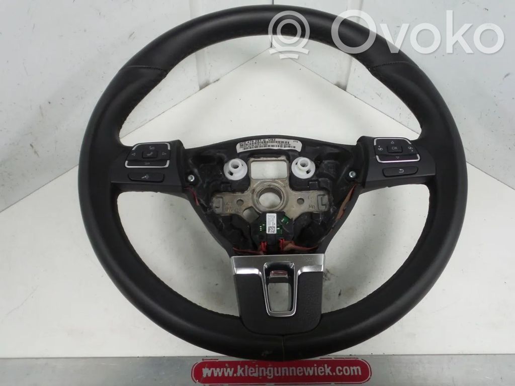 Volkswagen Jetta VI Ohjauspyörä 