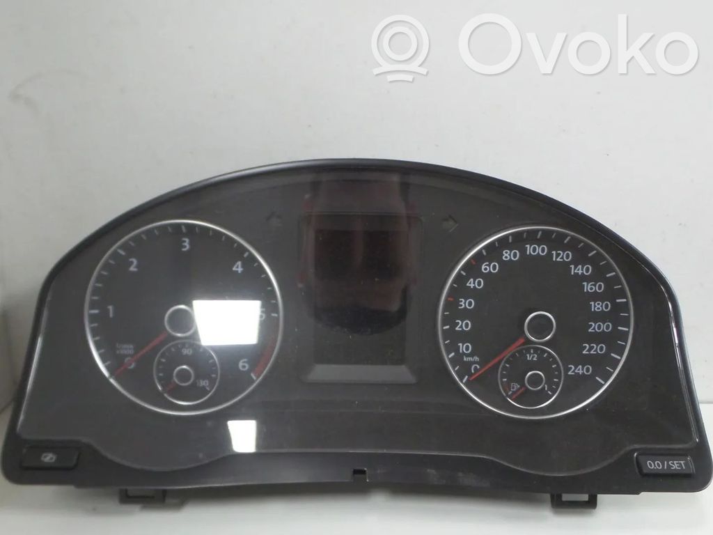 Volkswagen Golf VI Speedometer (instrument cluster) 