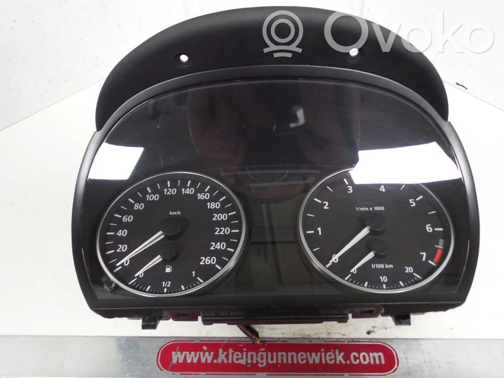 Geschwindigkeitsmesser Cockpit   9110197