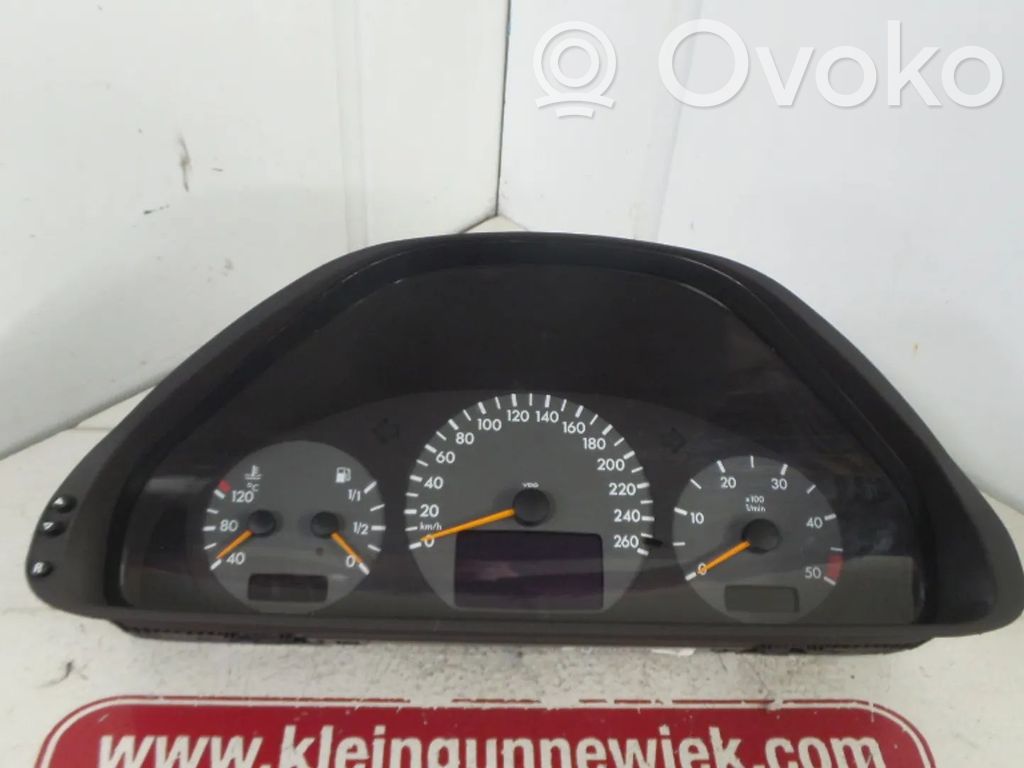 Mercedes-Benz E W210 Licznik / Prędkościomierz 