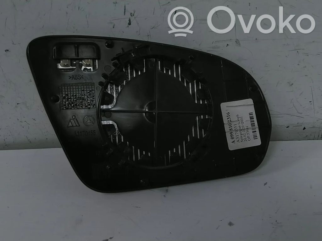 Mercedes-Benz C W205 Sivupeilin lasi 