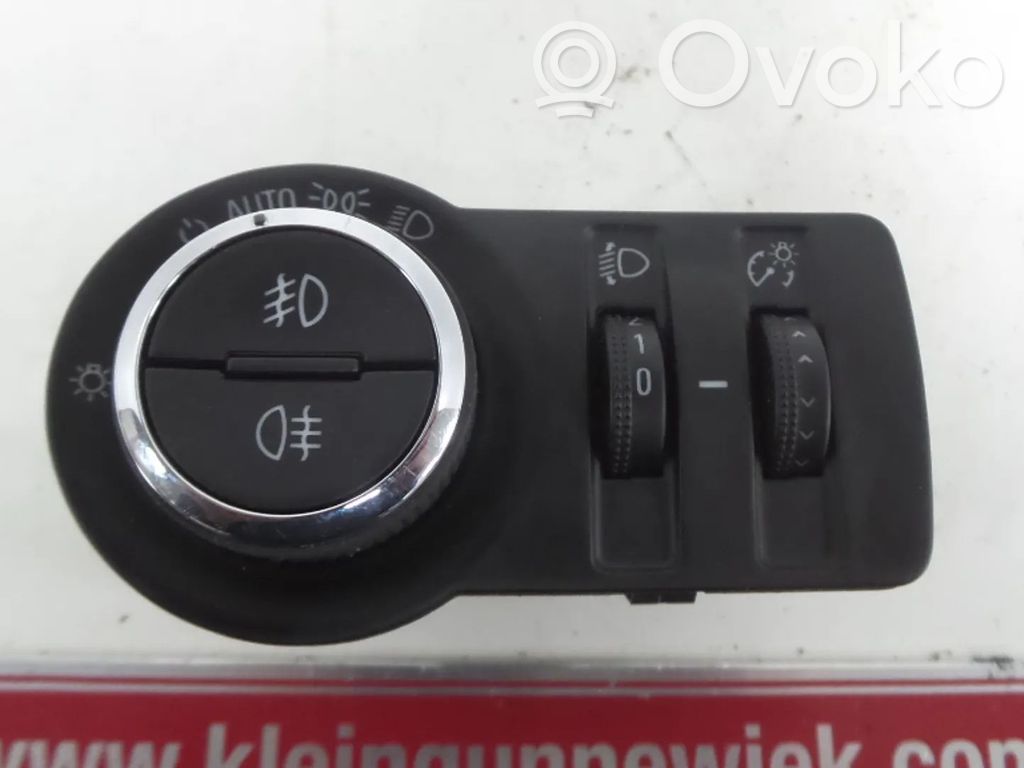 Opel Astra J Otros repuestos del interior 