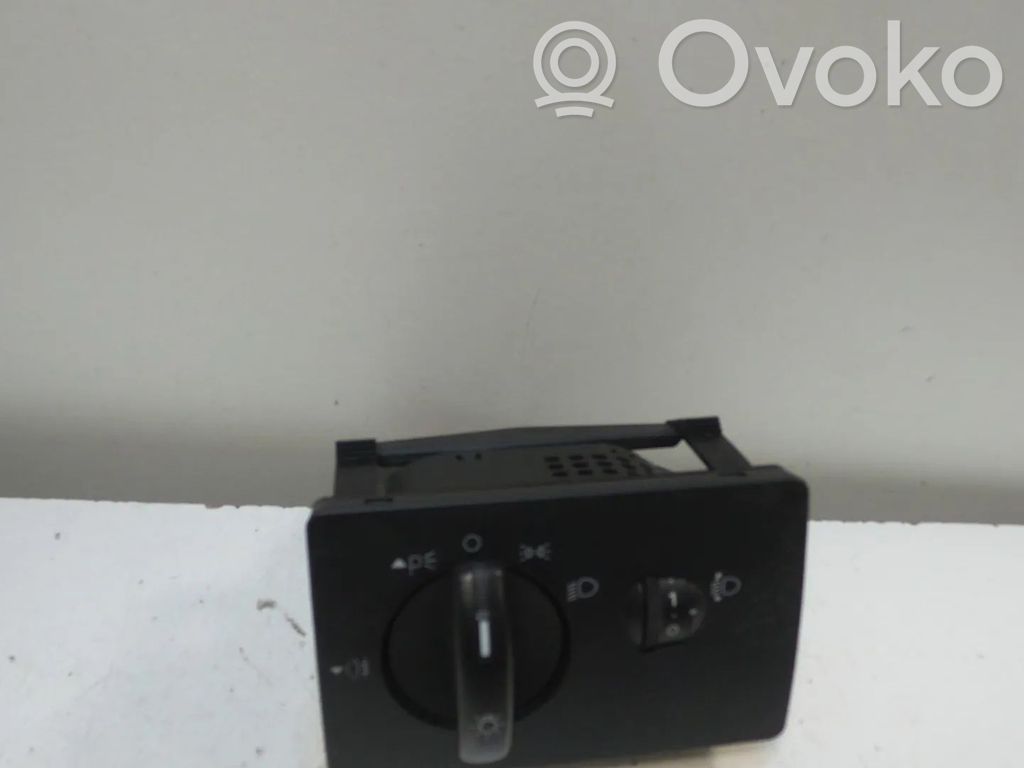 Other interior part   4M5T13A024EA,1323823